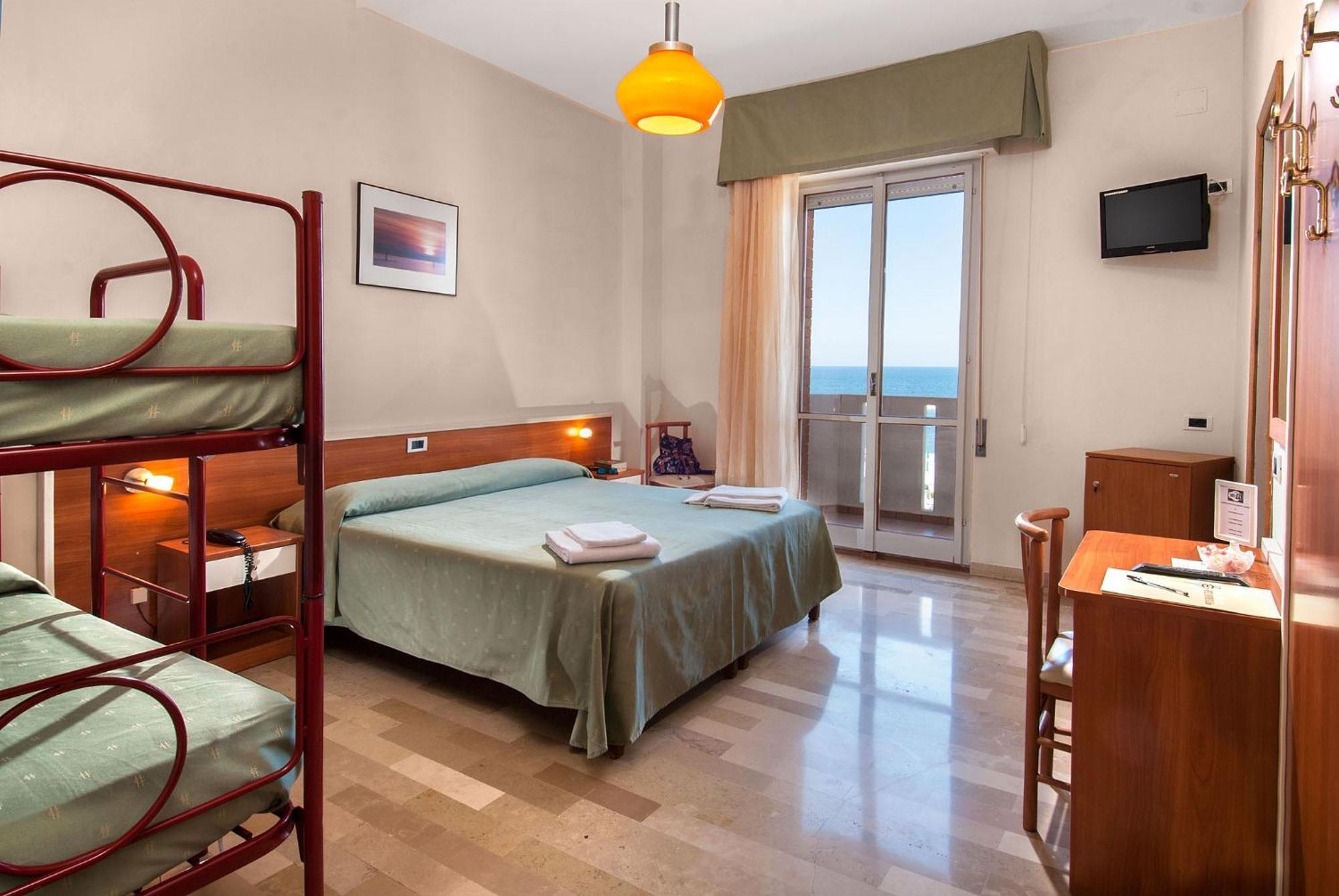 Hotel Continental Fano Zimmer foto