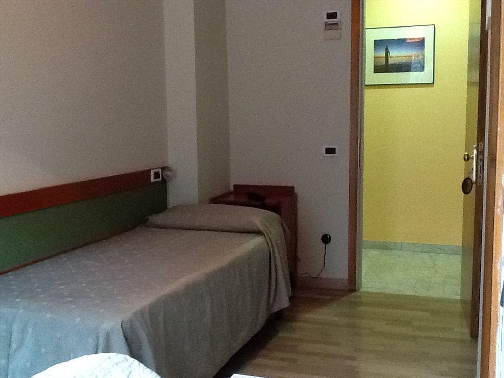 Hotel Continental Fano Exterior foto
