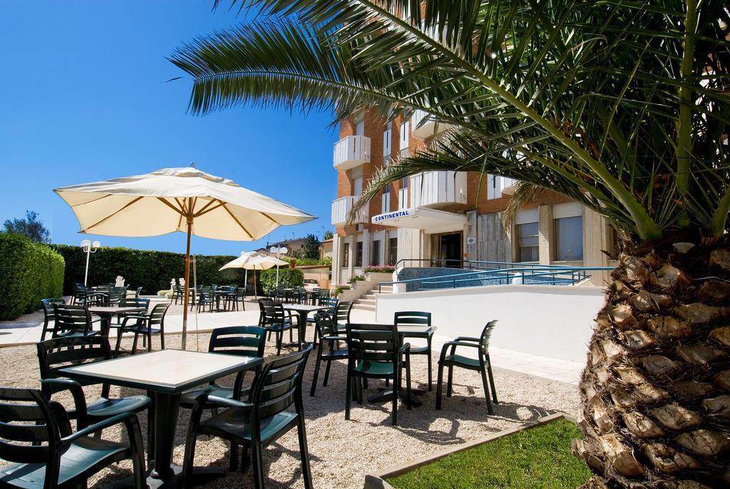 Hotel Continental Fano Exterior foto