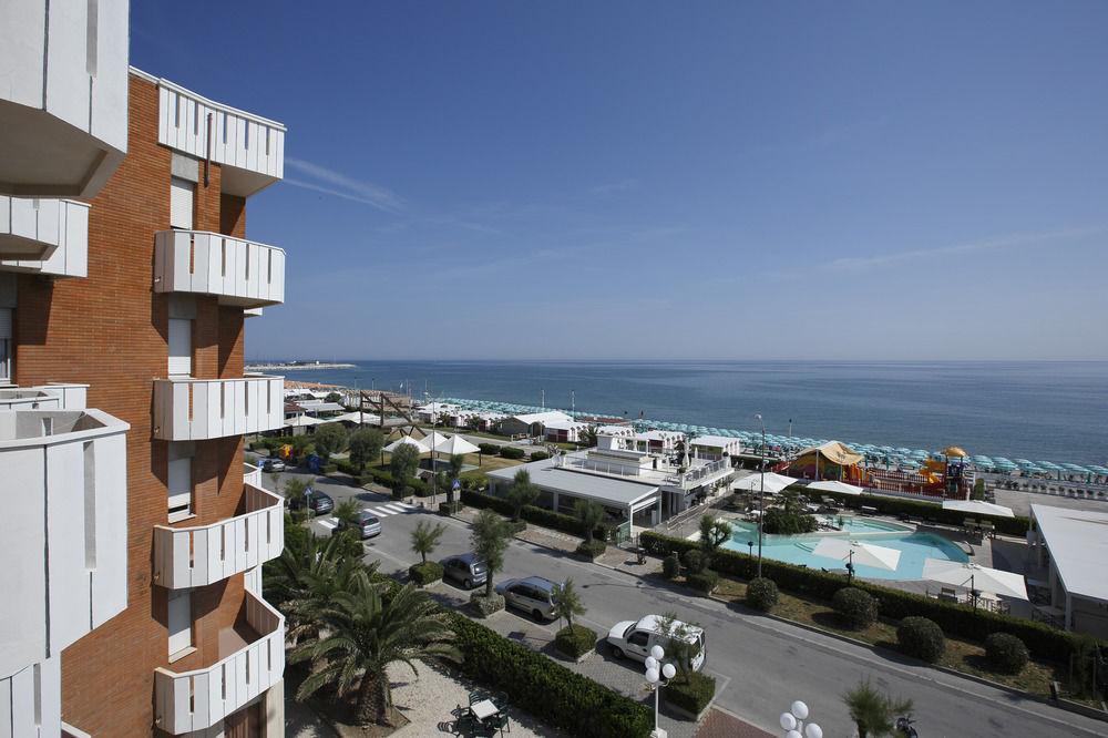 Hotel Continental Fano Exterior foto