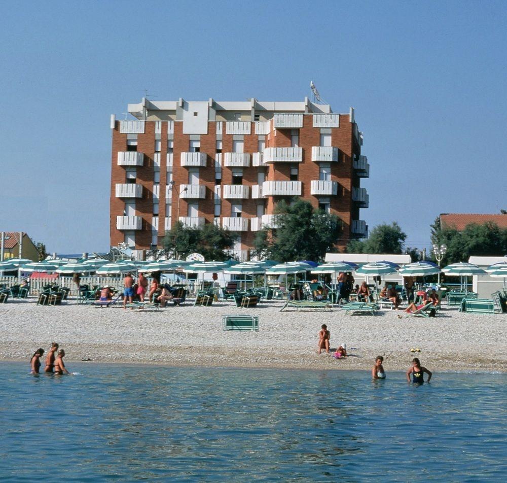 Hotel Continental Fano Exterior foto